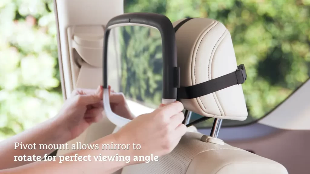 Positioning the car seat mirror correctly